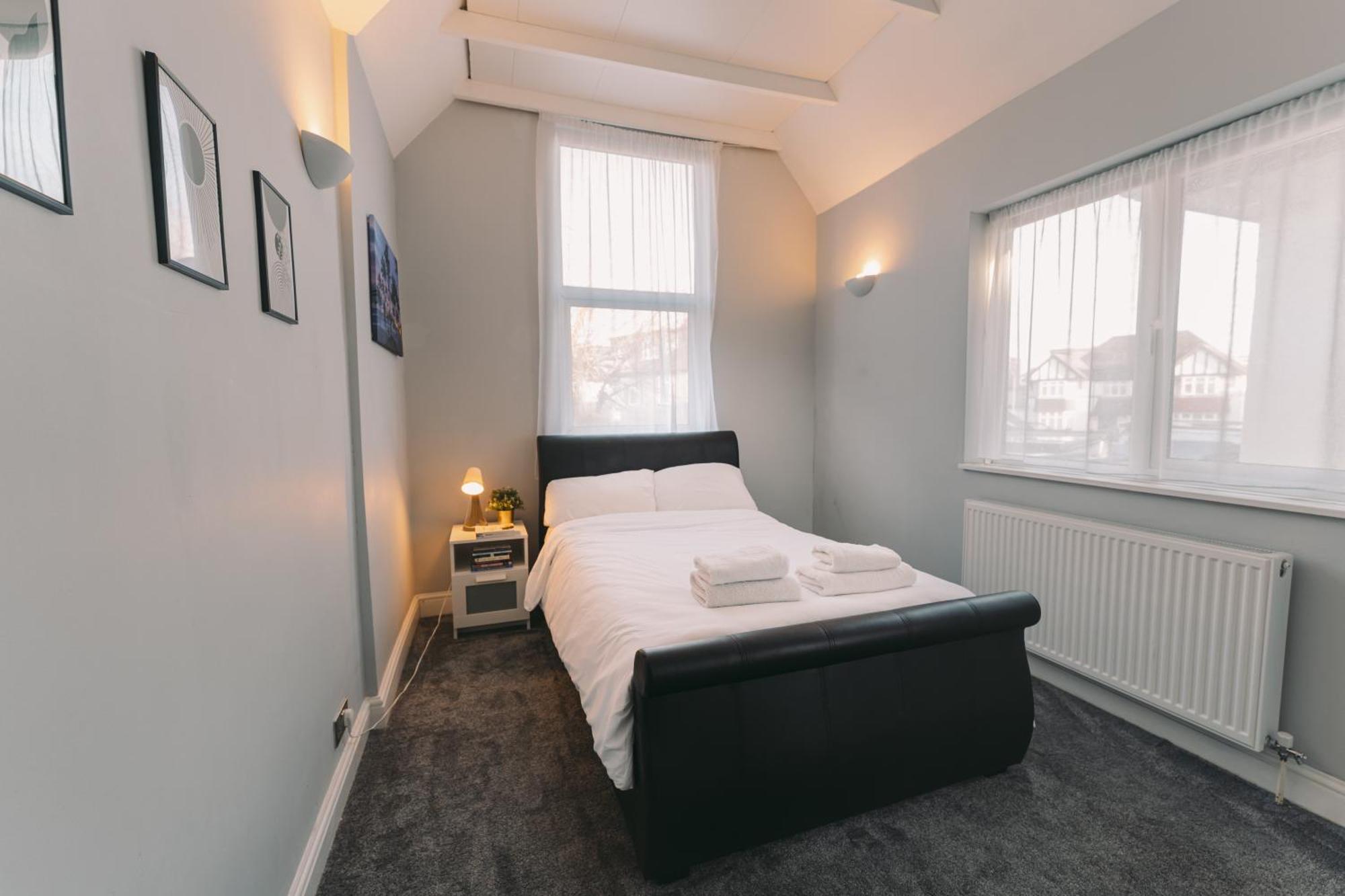 شقة Modern Flat By The Underground. لندن المظهر الخارجي الصورة