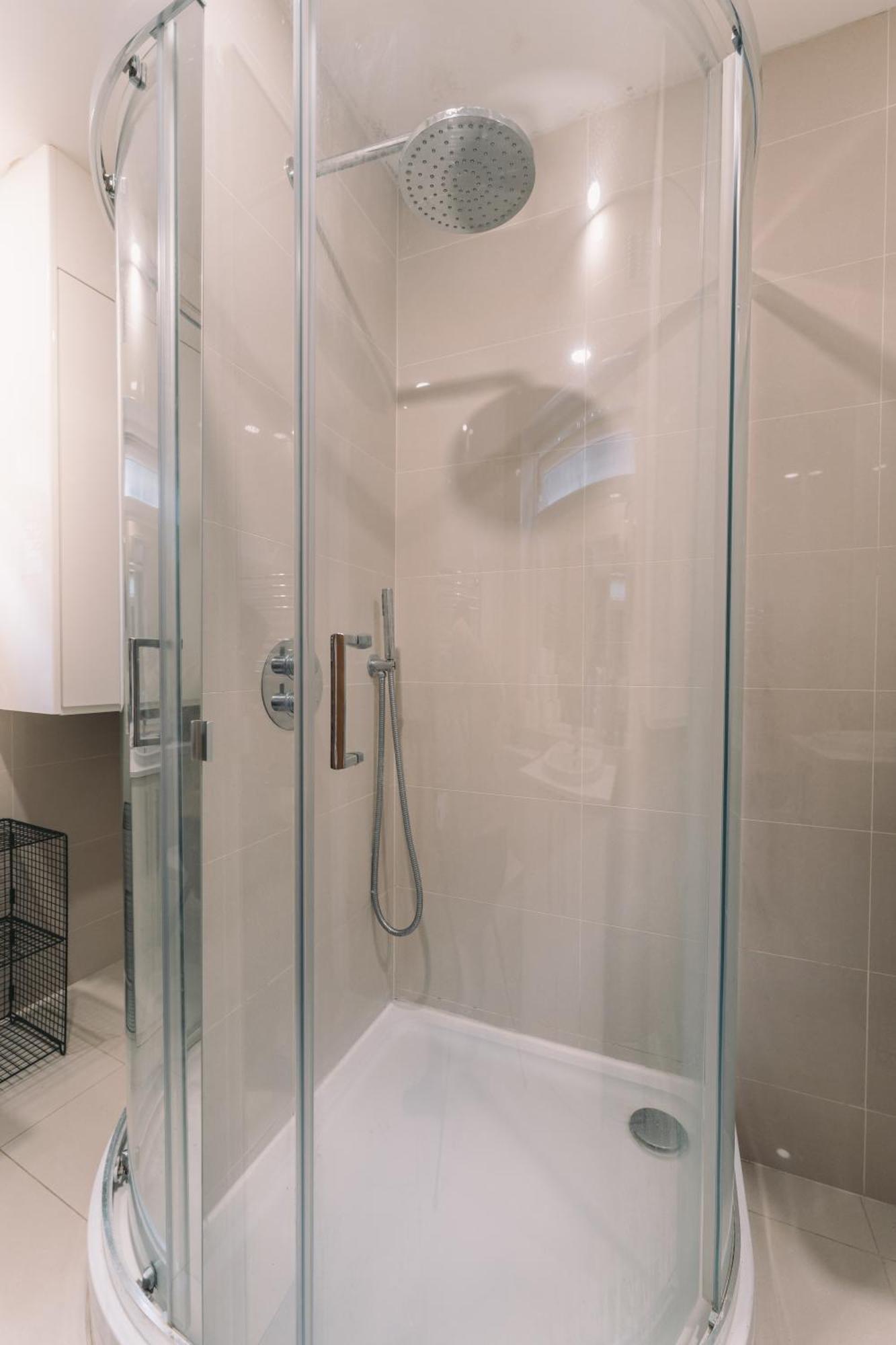 شقة Modern Flat By The Underground. لندن المظهر الخارجي الصورة